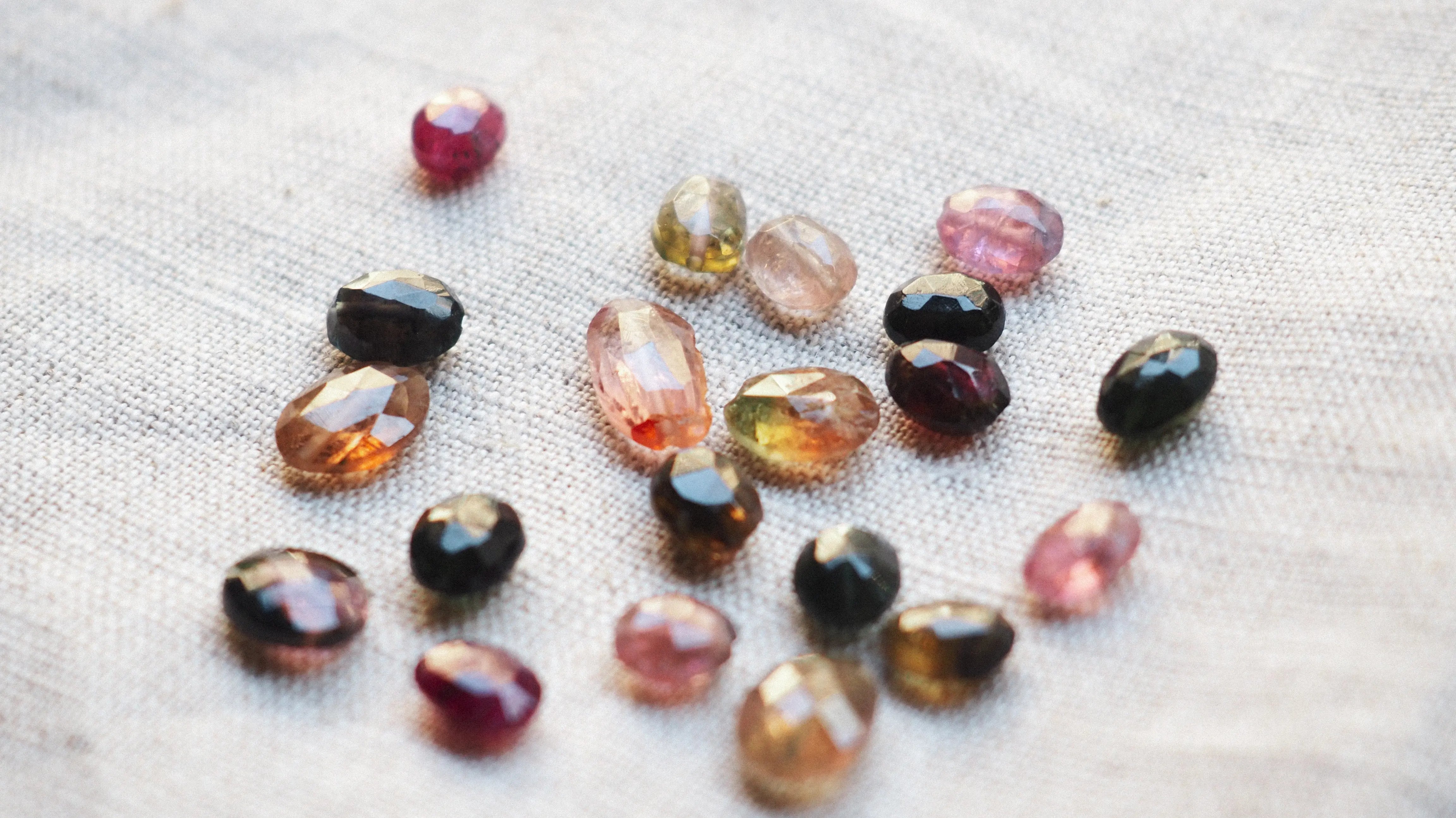 pierre pour bijou personnalisé - Gauhart Bijoux Rouen