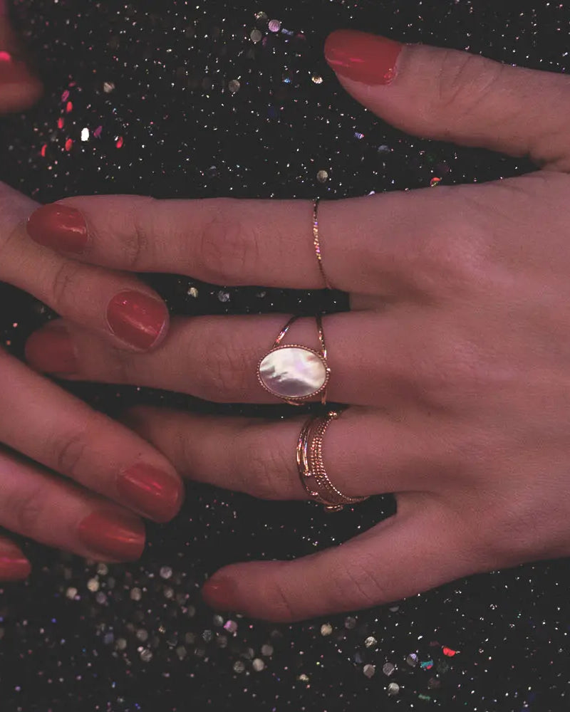 gauhart bijoux bague jaipur doré ajustable pierre cabochon nacre portée