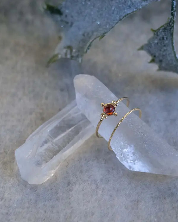 gauhart bijoux bague gaya doré ajustable empierrée rouge