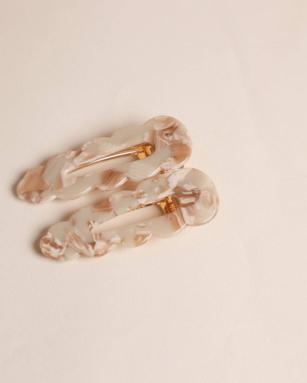 Paire de barrettes cheveux femme coloris Nougat – accessoire coiffure signature