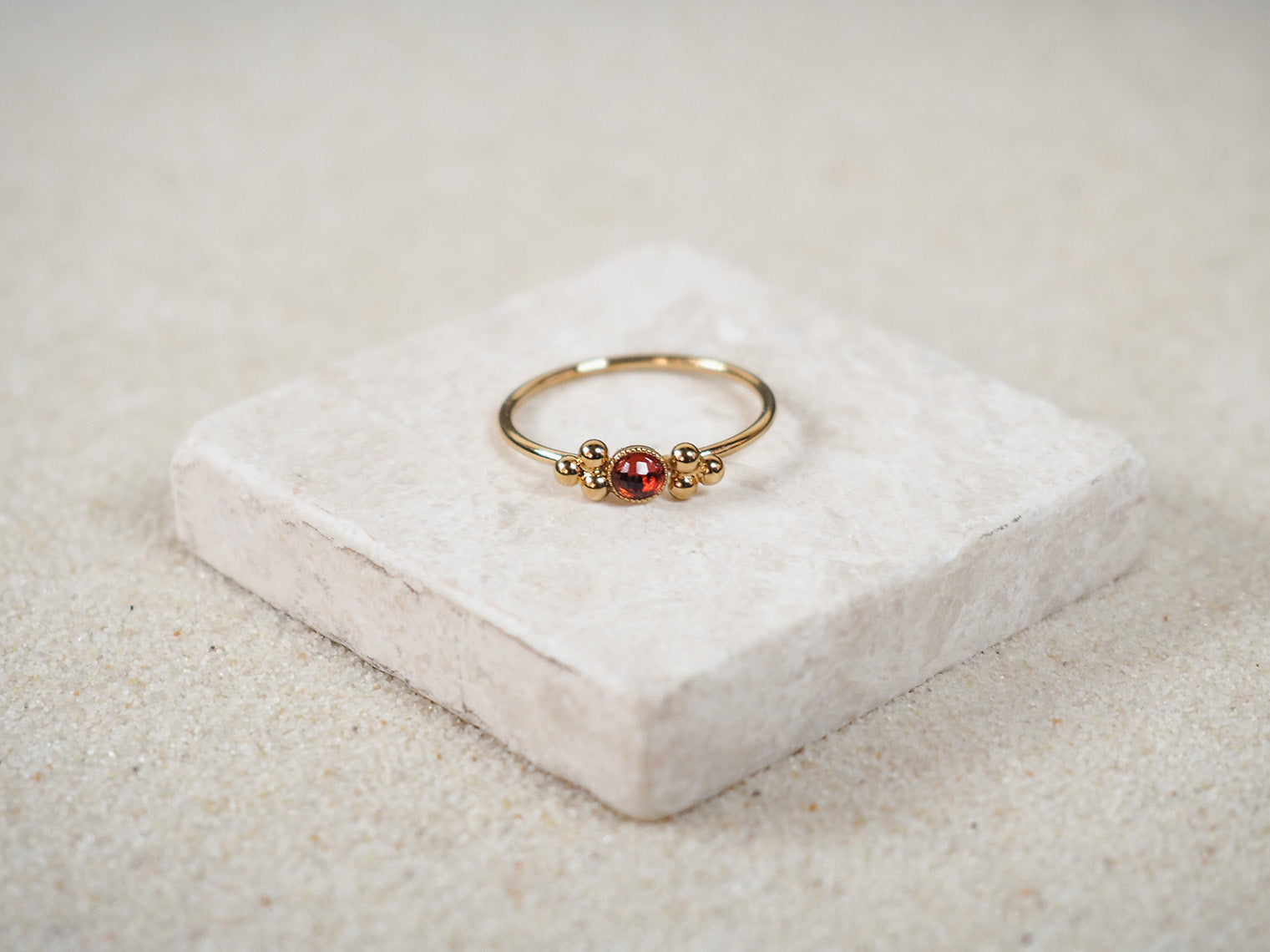 gauhart bijoux bague kali ajustable pierre rouge grenat à facettes