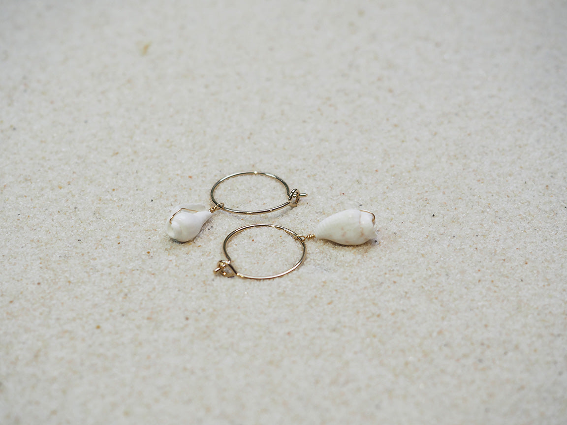 gauhart bijoux boucles d'oreilles gauri or coquillages mini créoles