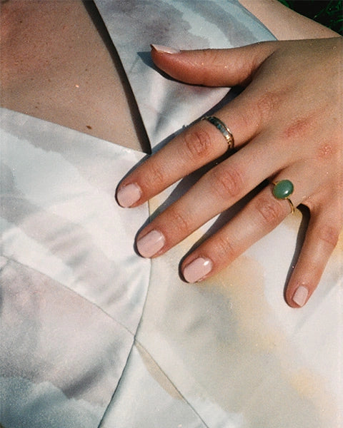 photo argentique de la bague adit en aventurine