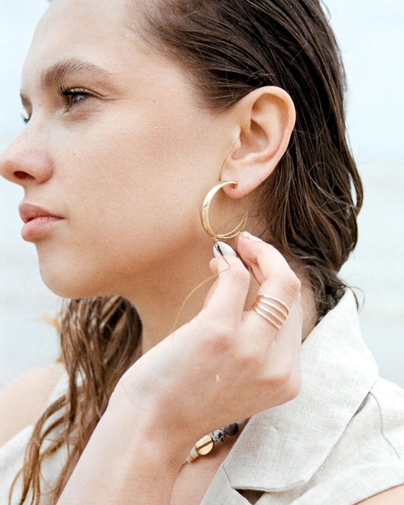 bague 4 rangs martelée et portée