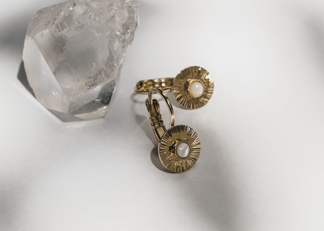 gauhart bijoux boucles d'oreilles athéna empierrées nacre