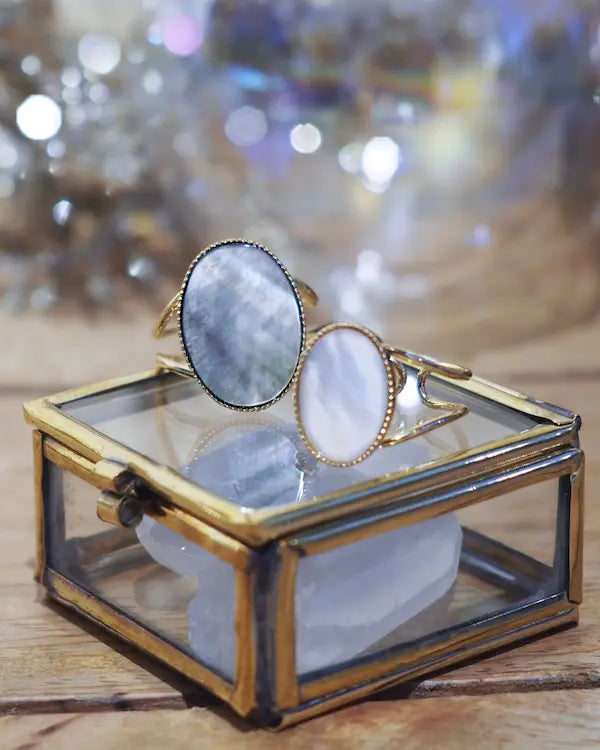 gauhart bijoux bagues jaipur doré ajustable pierre cabochon nacre blanche et grise