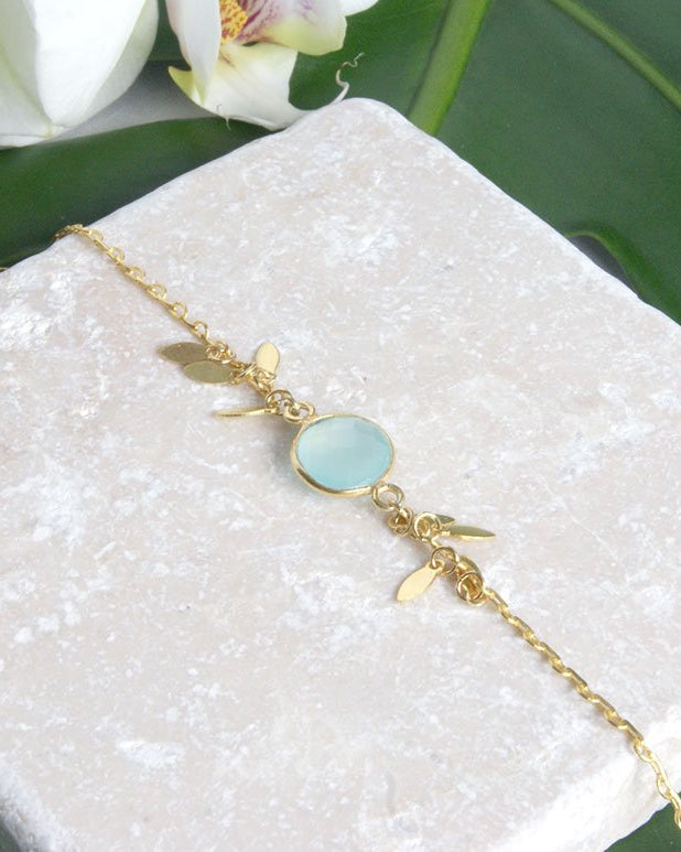 gauhart-bracelet-bali-calcedoine-bleu-pampille-or-dore