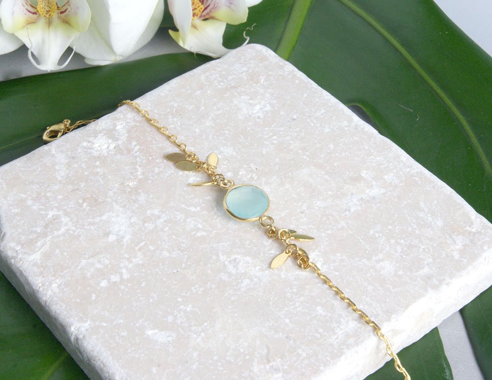 gauhart-bracelet-bali-calcedoine-bleu-pampille-or-dore