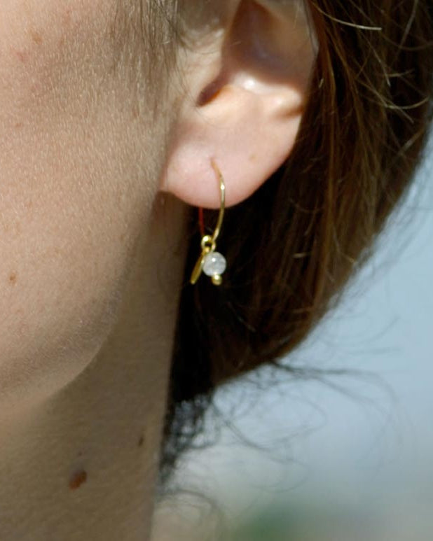 gauhart bijoux boucles d'oreilles mini créoles or pierres fines sofi pierre de lune