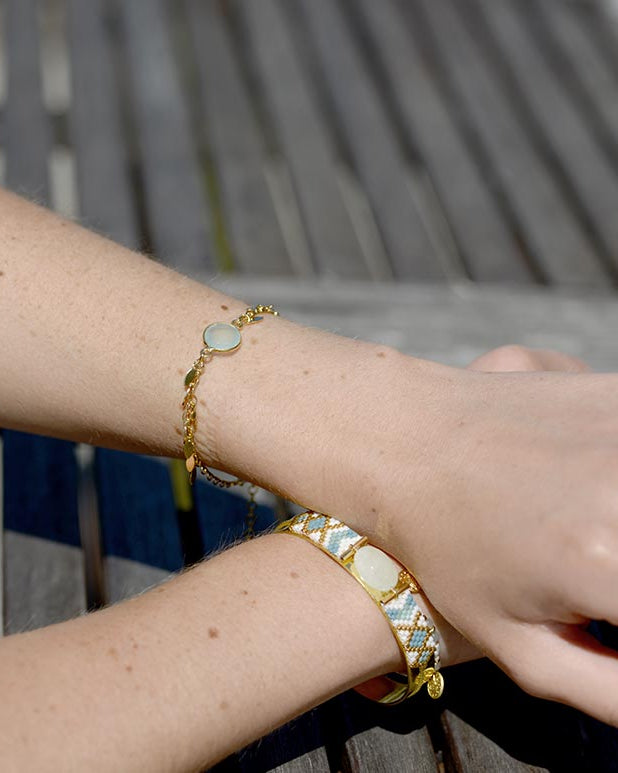gauhart-bracelet-bali-calcedoine-bleu-pampille-or-dore