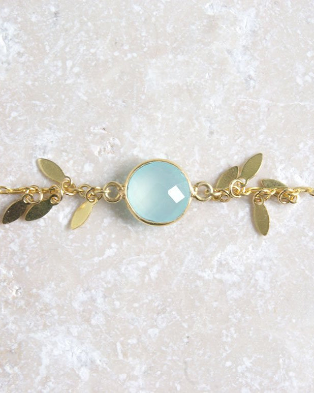 gauhart-bracelet-bali-calcedoine-bleu-pampille-or-dore