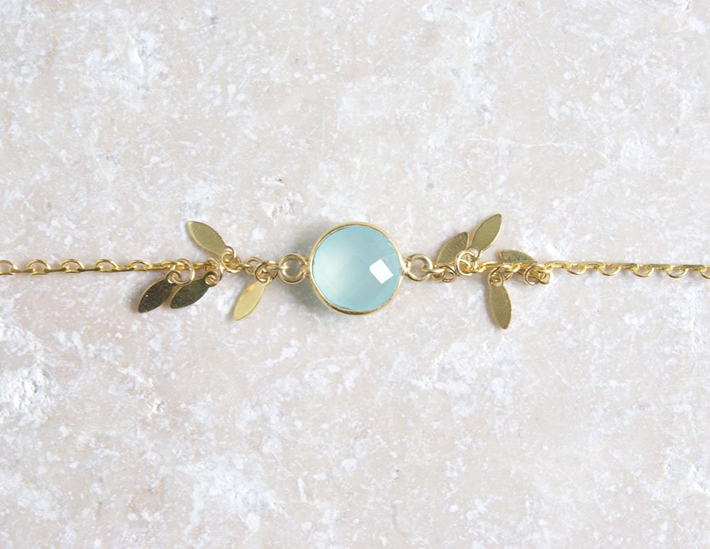 gauhart-bracelet-bali-calcedoine-bleu-pampille-or-dore