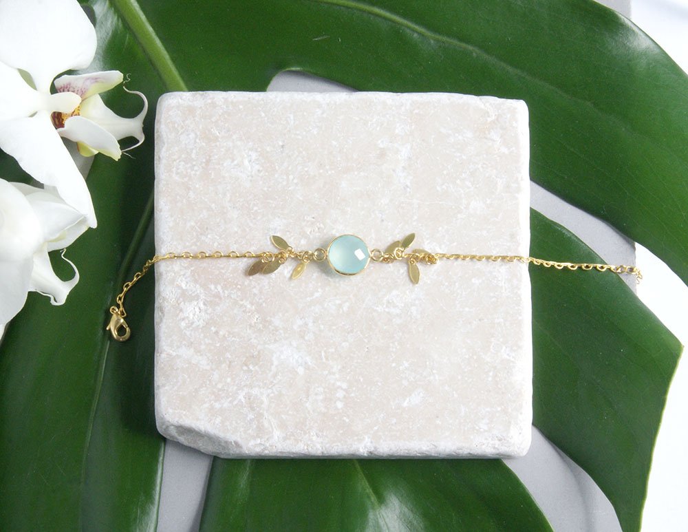 gauhart-bracelet-bali-calcedoine-bleu-pampille-or-dore