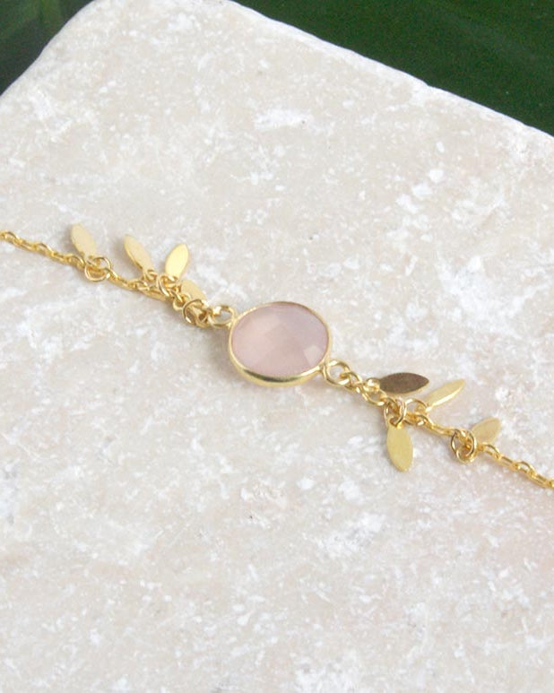 gauhart-bracelet-bali-calcedoine-rose-pampille-or-dore