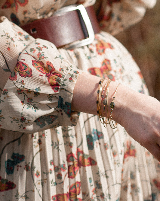 bracelet-inta-tourmaline-dore-or-perles-tubes-avani-gauhart