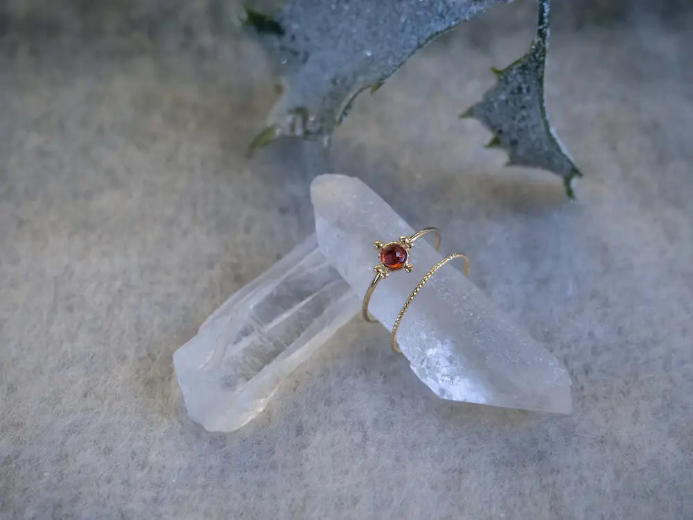 gauhart bijoux bague gaya doré ajustable empierrée rouge