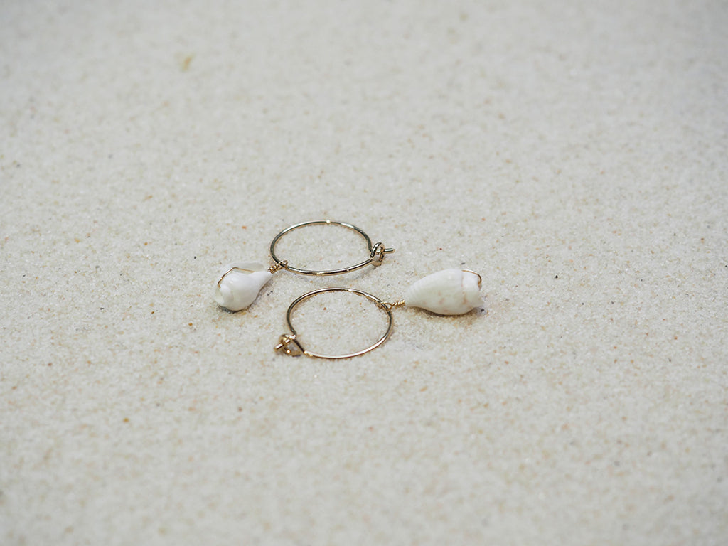 gauhart bijoux boucles d'oreilles gauri or coquillages mini créoles