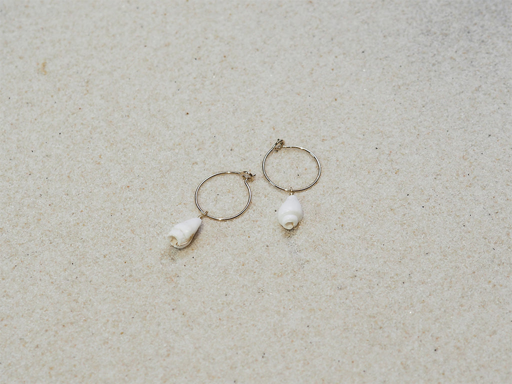 gauhart bijoux boucles d'oreilles gauri or coquillages mini créoles
