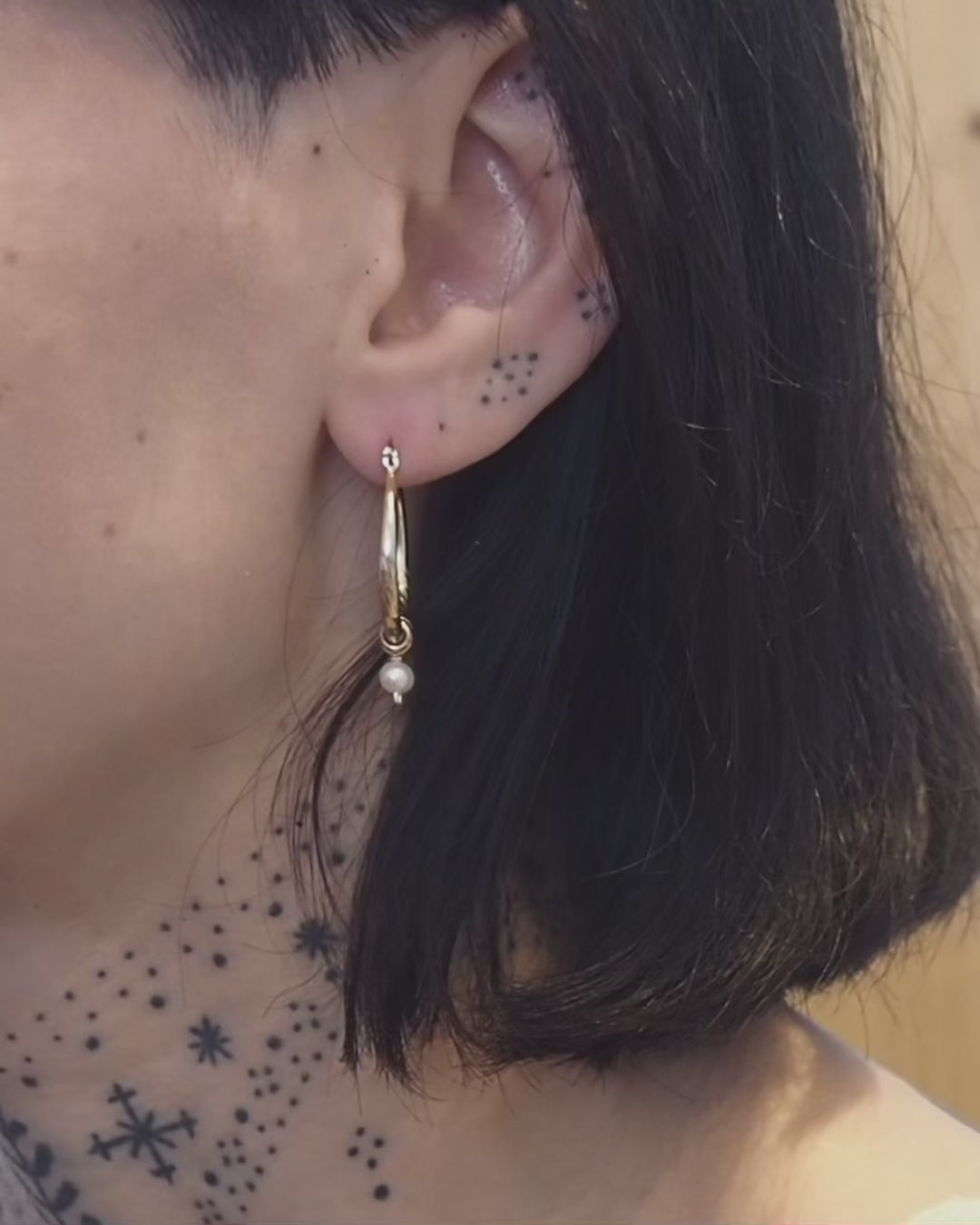 video des boucles d'oreilles menaça gauhart bijoux