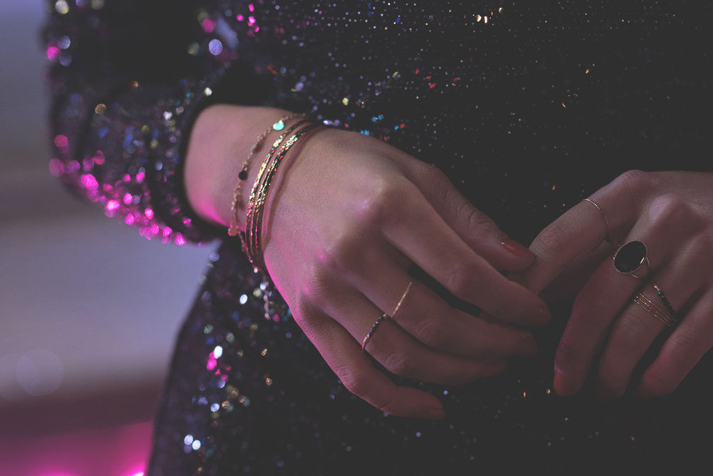 Bracelet-Suna-jonc-fin-martelé-or-rouen-gauhart-hira