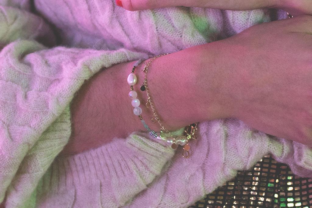 gauhart-bracelet-satiya-or-perles-pierres-blanc-bleu